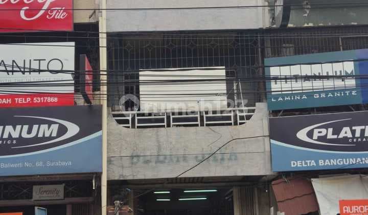 FOR SALE: 3-STORY SHOPHOUSE ON JL BALIWERTI, VERY STRATEGIC LOCATION, NEGOTIABLE.