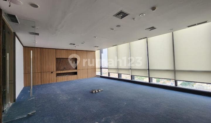 For Sale 4 Units of Semi-Furnished Office Spaces at Ciputra World, Ready to Use!