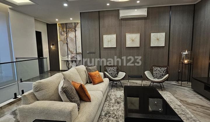 DIJUAL RUMAH LUXURY PREMIUM GRAHA FAMILY VERY HIGH SPEC