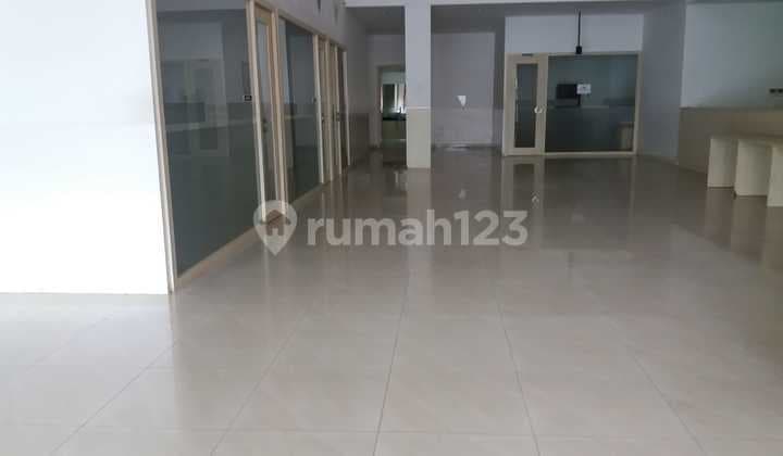 Disewakan Gedung Bagus Tengah Kota Jl. Soekarno Hatta Bandung