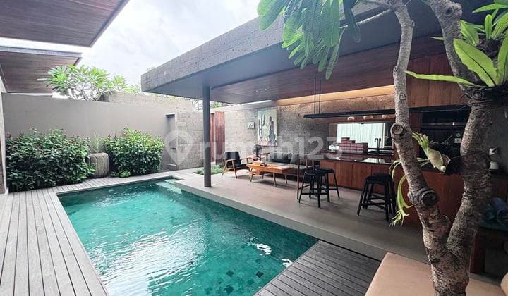2 Bedrooms Private Pool Villa di Lokasi Strategis Canggu