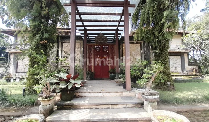 Los Sungai Petanu Villa on 46 Are of Land in Ubud Bali