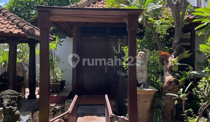 Villa SHM 7 Kamar Tidur Furnished Jati Kuno Antik di Singaraja