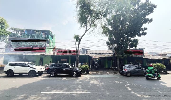 Dijual Tanah Pinggir Jalan Terletak di Area Senayan Dekat dengan Berbagai Area Komersil dan Perumahan