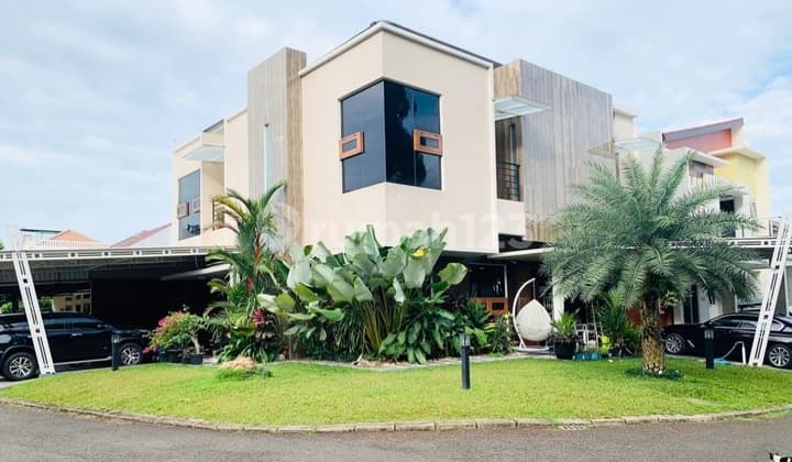 Hook House with Swimming Pool at Citra Grand House