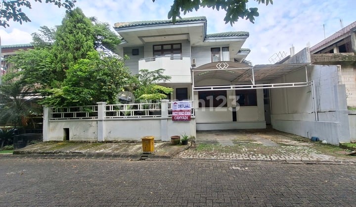 Rumah 2 Lantai View Taman Bogor Lakeside