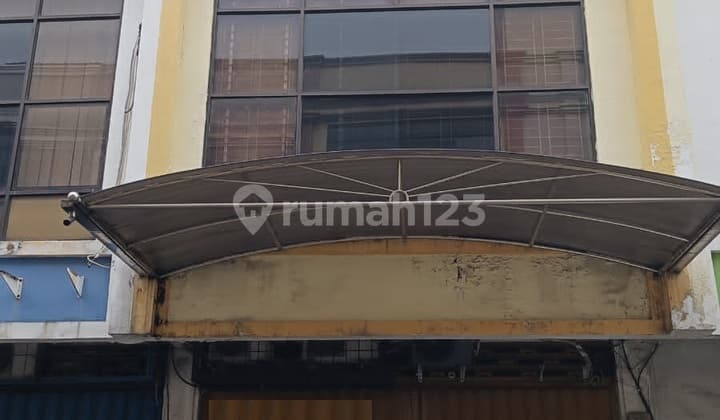 Disewakan Ruko 3 Lantai di Rungkut Megah Raya Surabaya