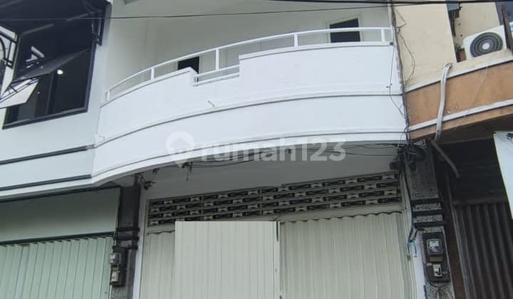 For Rent 3-Story Shop House in Klampis Jaya Surabaya