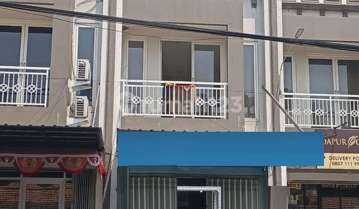 For Rent: Shop House on Ketintang Street, Surabaya For Rent: Shop House on Ketintang Street, Surabaya