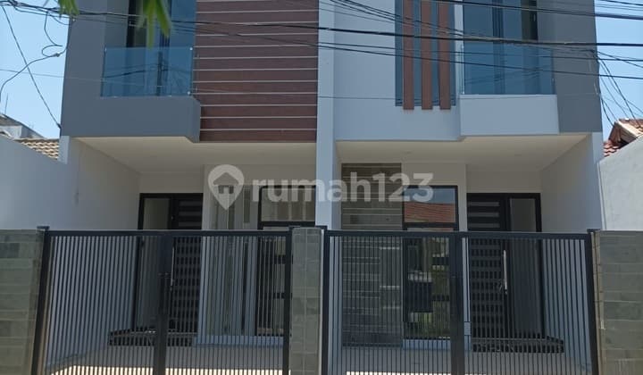 Dijual Rumah 2 Lantai di Klampis Semolo Barat Surabaya