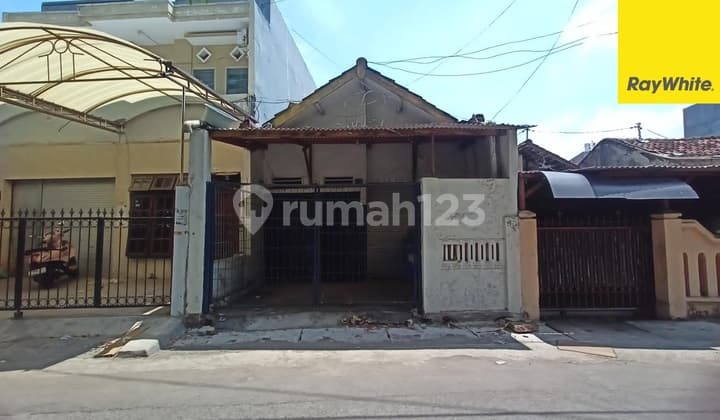 Dijual Rumah 2 lt di Jl Siwalankerto Selatan Surabaya
