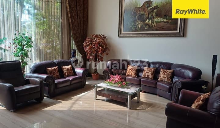 Disewakan Rumah Full Furnish di Galaxy Bumi Permai Surabaya