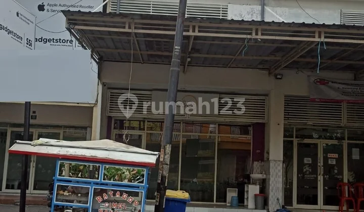 For Rent: Shop House on Ketintang Baru Street, Surabaya For Rent: Shop House on Ketintang Baru Street, Surabaya