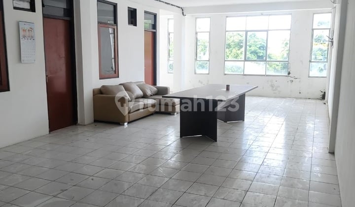 For Rent 3-Story Shop House on Raya Kenjeran Surabaya For Rent 3-Story Shop House on Raya Kenjeran Surabaya