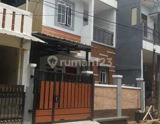 Rumah 2 Lantai Siap Huni Bagus Bebas Banjir ( Rh )