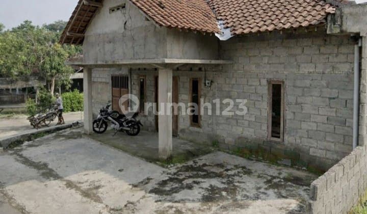 Simple, Spacious, Affordable House in Tasikmadu, Karanganyar