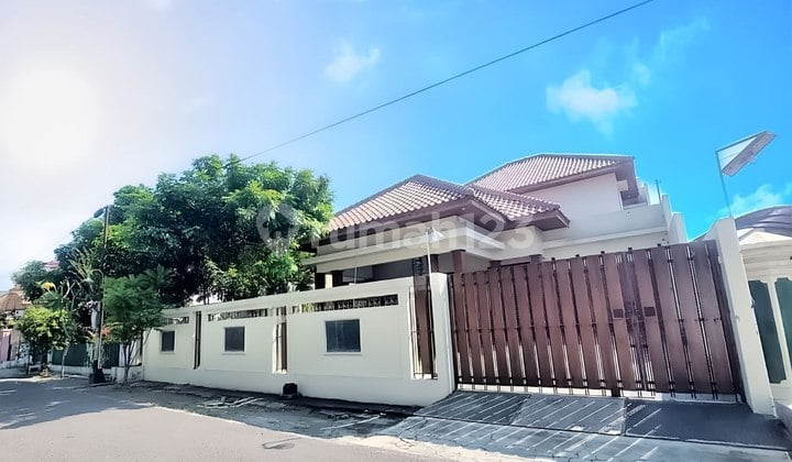 Rumah Mewah Luas 2lt Lingkungan Premium Furnish Solo Kota