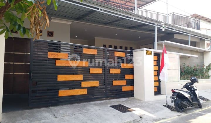 Rumah Bagus Mewah 1,5 Lantai Full Furnish Pajang Solo