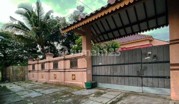 Rumah Mewah Full Jati di Perumahan Gawanan Colomadu