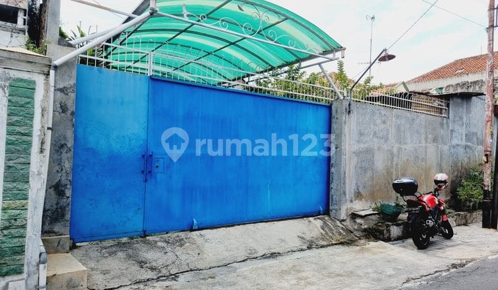 Rumah Nyaman Asri Dan Luas Mangkubumen Solo