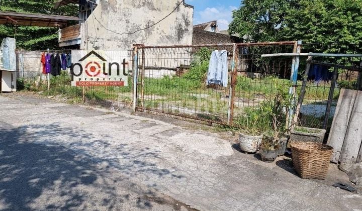 Tanah Strategis 227m² Dekat Stadion Manahan