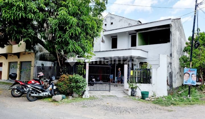 Rumah Nyaman 2 Lt Hook Akses Lebar Solo Kota