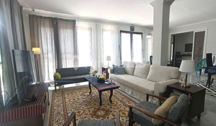 Rumah Mewah Luas Furnish Strategis Di Solo