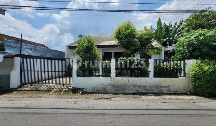 Rumah Nyaman 166m2 Strategis Dekat Pasar Nusukan Solo