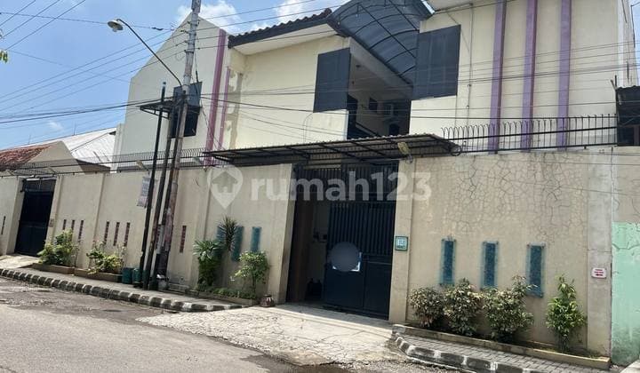 Rumah Kost Nyaman 2Lt Strategis di Tengah Kota Solo
