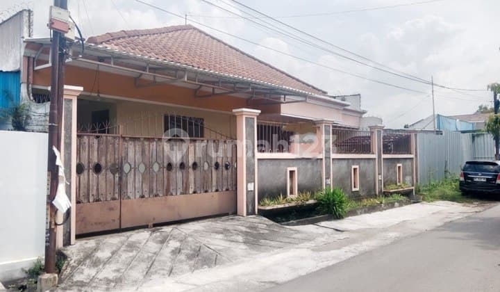 Rumah Bagus Luas Nyaman Dekat Luwes Nusukan Solo