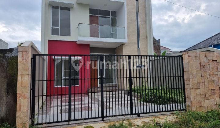 Nice 2-Story House Comfortable Spacious 194m² Gawanan Colomadu