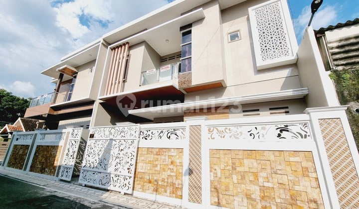 Rumah Mewah 2 Lt Baru Selangkah Mall Paragon Solo