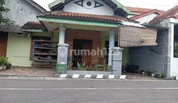 Comfortable and Spacious 1.5-Story House Near the Heart of Sragen City