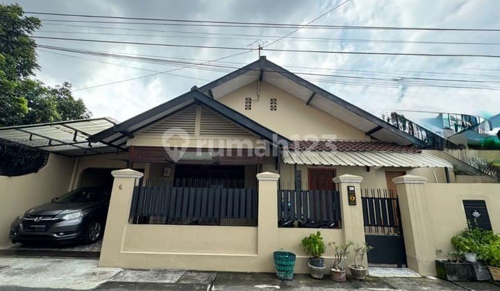 Rumah Bagus Asri Strategis di Pusat Kota Solo