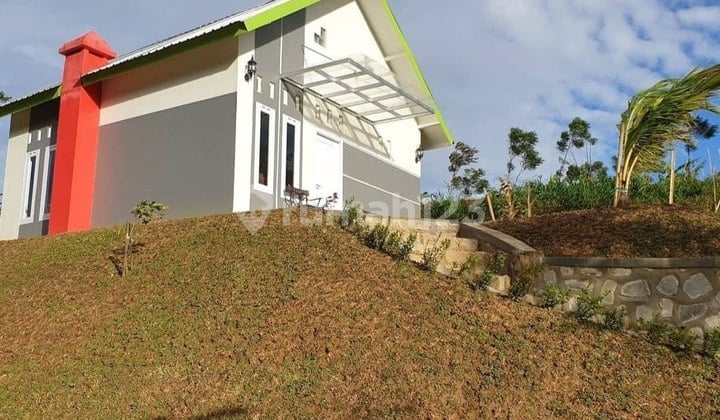 Rumah Villa Full Furnish Plus Kandang Hewan Dan Kebun Luas