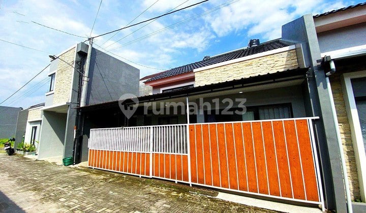Rumah Cantik di Perumahan Cluster Gedongan Clmdu