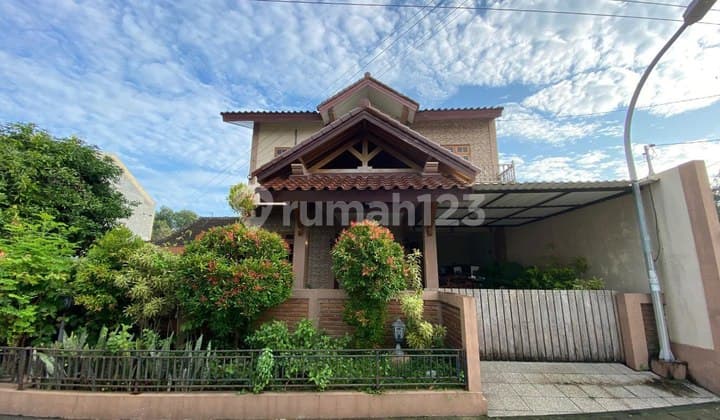 Rumah Mewah Estetik 2Lt Dekat Ihs Jl Adi Sucipto Solo