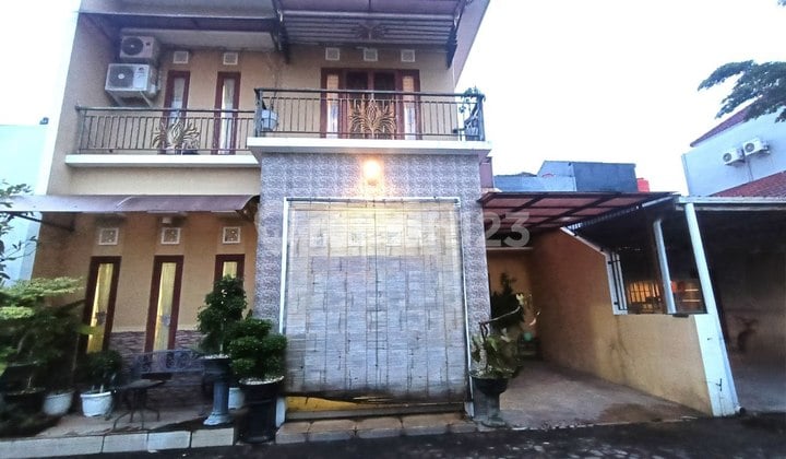 Rumah Mewah 2Lt Furnish Dekat De Djolomadu