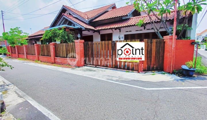 Rumah Semi Etnik Dekat Ke Pasar Nusukan Solo Kota