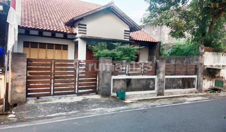 Rumah Terawat 200m² Dekat Kampus Ums Solo
