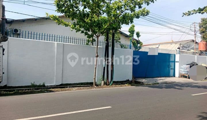 Wide Warehouse 1220m² Strategically Located in the Center of Solo City
