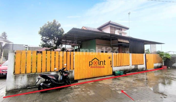 Rumah Cantik Luas Hook Dekat Kampus Uns di Jaten