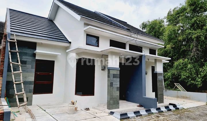 Rumah Baru Gress bisa Cash KPR Dekat Asrama Haji Donohudan