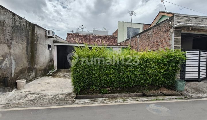 Rumah Nyaman Strategis Dekat Kantor Dprd Solo