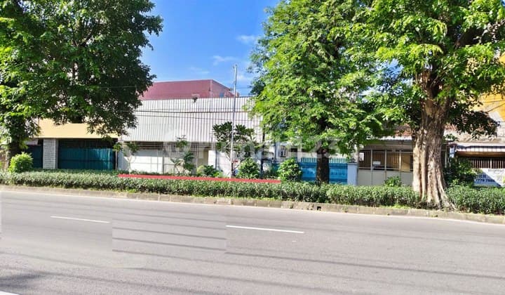 Kantor / Ruang Usaha Luas Strategis Tepi Jln Raya Di Sriwedari