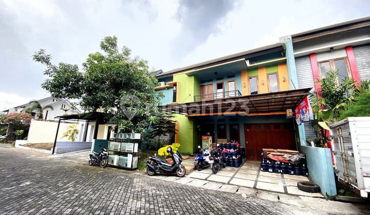 Rumah Mewah Dalam Cluster Elite Di Tengah Kota Solo