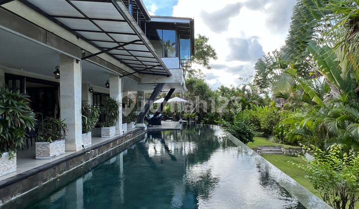 Luxurious Residences, Including Office For Sale In Canggu