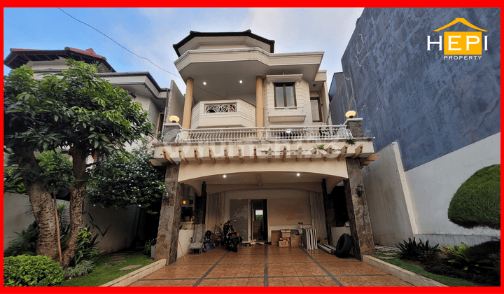 Di Bawah NJOP Rumah 3 Lantai Semi Furnished di Bukit Sari