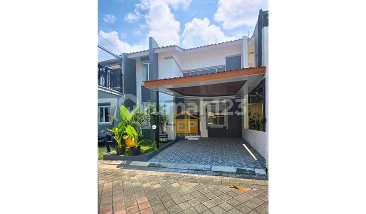 Rumah Cantik 2 Lantai di Graha Wahid Semarang