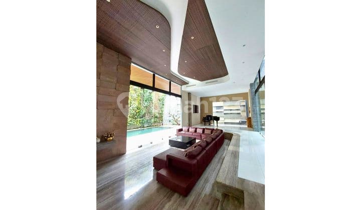 Rumah Mewah Ada Kolam Renang di Sleman Yogyakarta